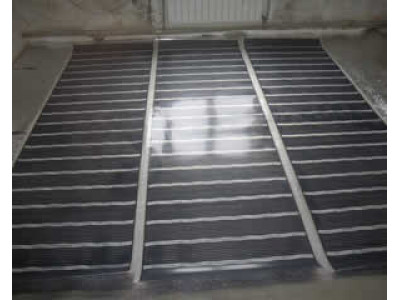 Пленочные полы в коттедже