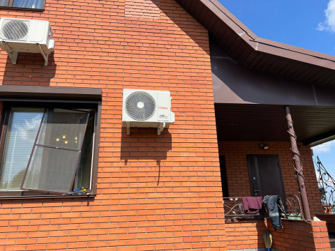 В Барнаульский офис компании БУРАН Юрий обратился за двумя кондиционерами