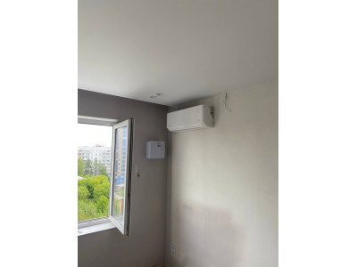 Монтажники кондиционеров компании 