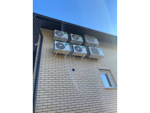 Монтаж 6 кондиционеров в новый дом по адресу: г. Новосибирск, 1-й Полетный пер.