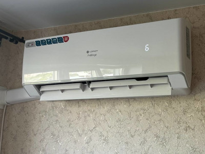 Монтаж сплит-системы Loriot Prestige с Wi-Fi на Герцена, 10 — работа Бригады 6 компании «Буран» в Новосибирске