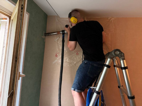 Установка кондиционера BREEON BRC-07TPI в спальне клиентки Юлии — комфорт без шума от компании «Буран»