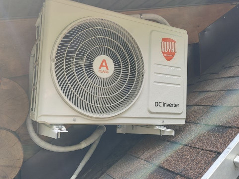 Установка кондиционера Royal Thermo Siena DC в бане Владимира из Томска — проект компании "Буран Климат"