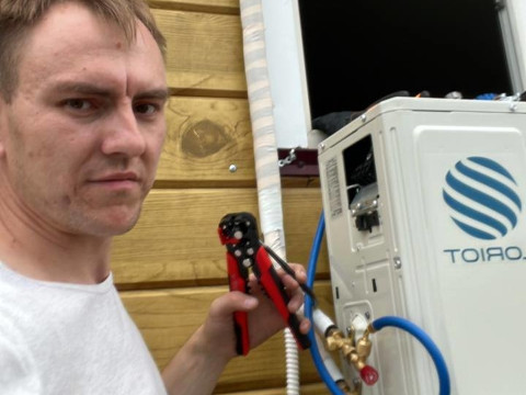 Установка кондиционера Loriot Prestige LAC 07 AH в Бийске — работа наших мастеров для семьи Виталия и Ирины