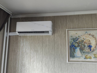 Установка кондиционера молодожёнам из Томска — комфорт с первых дней совместной жизни