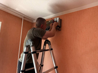 Установка кондиционера Kentatsu в спальне учительницы Инессы: прохлада с умом и по бюджету