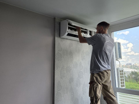 Установка инверторной сплит-системы Kentatsu YUKI 35 в гостиную 25 кв.м. — Пример успешной работы нашей бригады №4