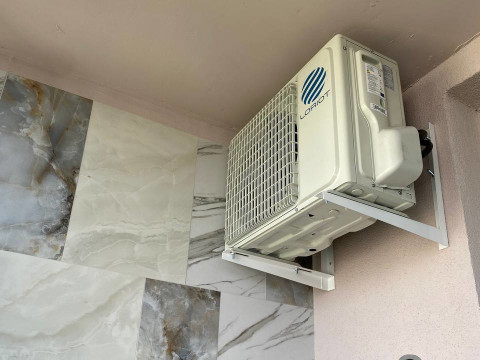 Установка и пусконаладка кондиционеров Loriot в г. Новосибирск: Обогатительная, сплит-системы Loriot LAC-09AJ и LAC-12AJ с Wi-Fi управлением