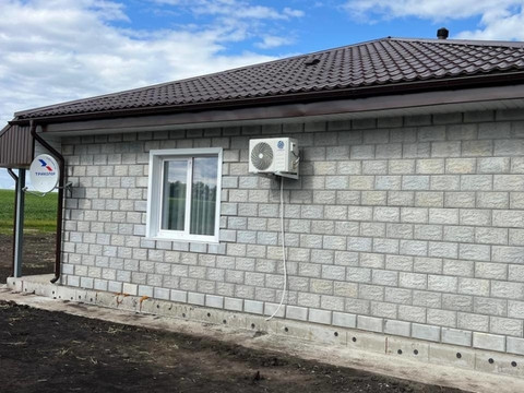 Установка сплит-системы Loriot LAC-12 TA Neon для квартиры на 30 м²: качественный монтаж и довольный клиент