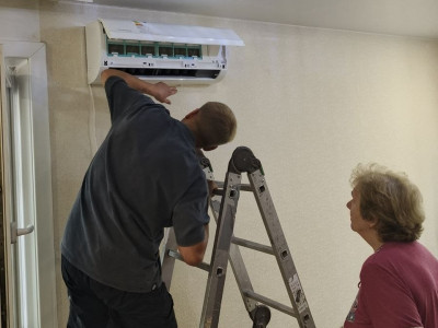 Установка кондиционера Kentatsu YUKI 26 в угловой квартире: как мы справились с задачей в Новосибирске