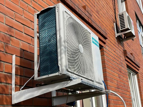 Елена снова выбрала «Буран»: установка сплит-систем Hisense NEO Premium Classic A Wi-Fi