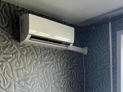 Супружеская пара Любовь и Александр выбрали компанию "Буран" для установки кондиционера Royal Thermo RTS-09HN8_V2 SIENA в свою квартиру