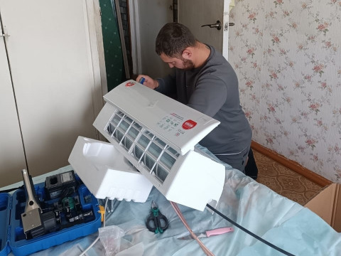 Установка кондиционера Royal Clima RC-GL22HN GLORIA в Кемерово — качественный монтаж от «Буран Климат»