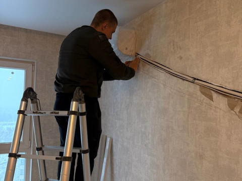 Установка кондиционера Loriot LAC-12TA NEON в Барнауле: чистый воздух и комфортное проживание