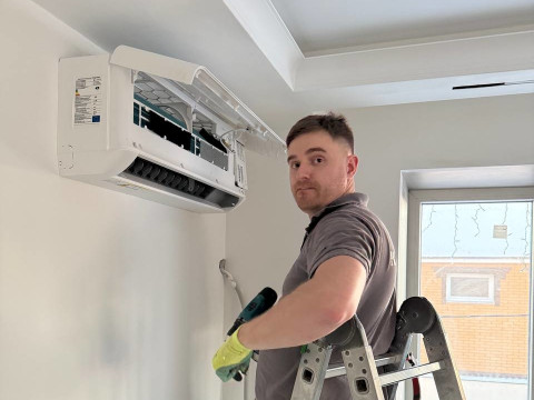 Комплексное создание комфортного климата в двухэтажном доме в Бердске — вентиляция VAKIO и кондиционер Loriot от компании «Буран»