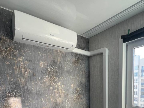 Монтаж инверторного кондиционера Hisense Zoom DC Inverter в Барнауле — очередной рабочий день команды «Буран»