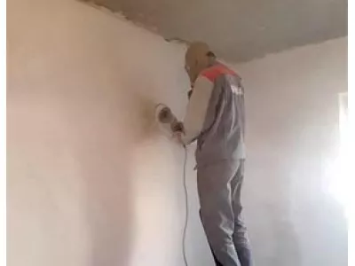 Как можно проложить труботрассу для кондиционера в стене
